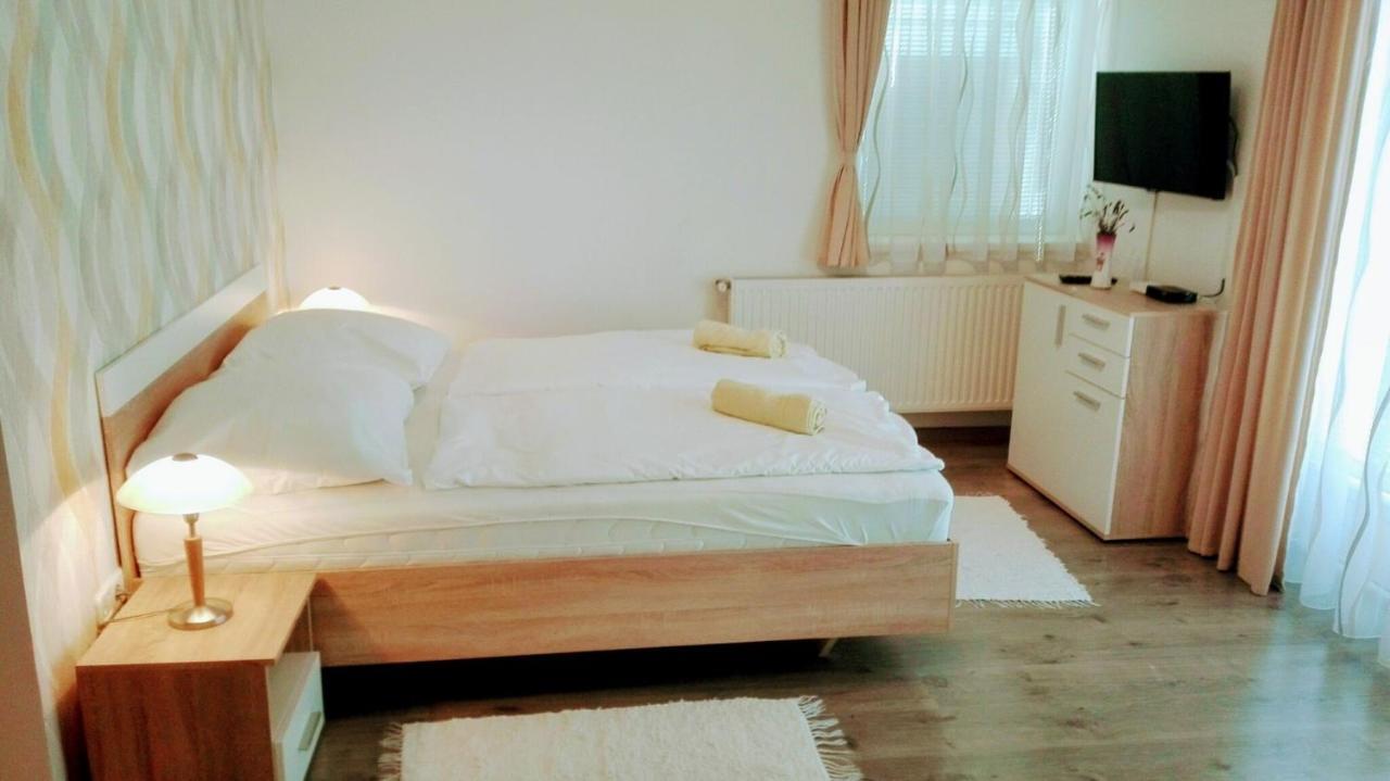 Lavender Apartment Hévíz Buitenkant foto